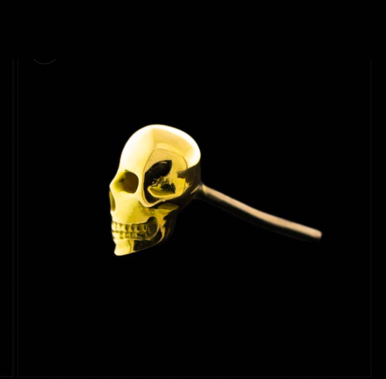 gold threadless skull piercing | skull jewelry | goth jewelry | black jewelry | rose gold piercings | white gold piercing