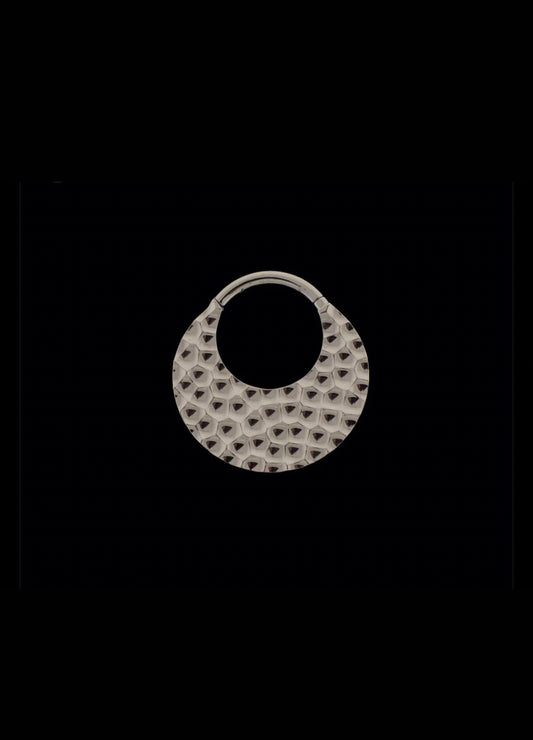hammered titanium clicker | septum piercing | daith pierceing | hammered metal | septum ring  | minimalist | daith ring | 16 gauge | 8mm